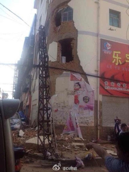 381 người chết trong động đất mạnh ở Trung Quốc