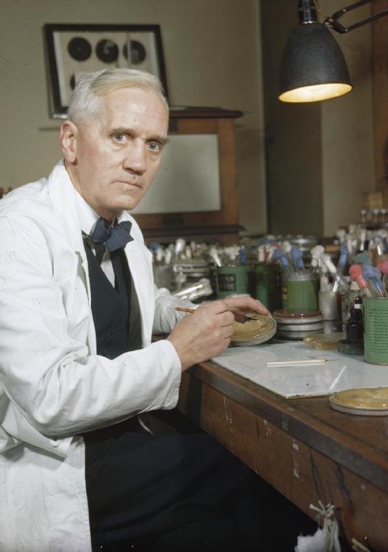 80 năm trước, Alexander Fleming đã cảnh báo nhân loại về ngày hôm nay đen tối