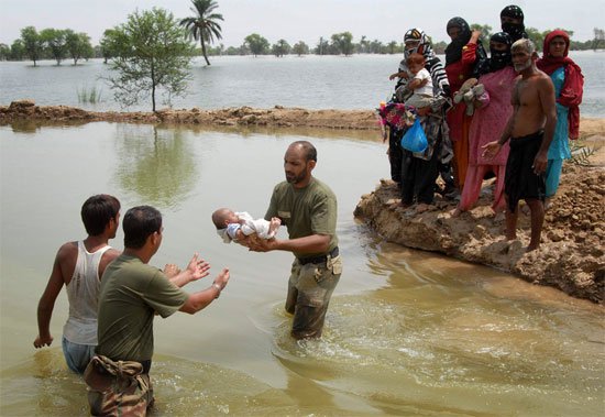 96 người thiệt mạng do mưa lũ kéo dài tại Pakistan