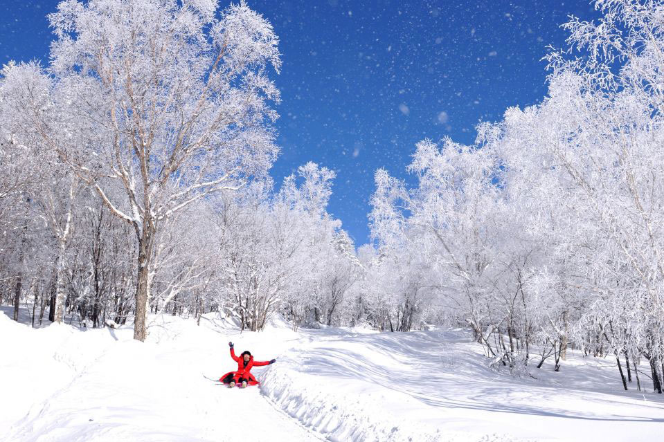 Băng tuyết phủ trắng tuyệt đẹp tại các danh thắng ở Trung Quốc