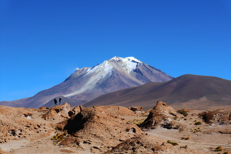 Bể nước 1000 độ C dưới núi lửa Bolivia