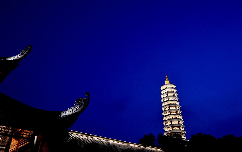 Bên trong bảo tháp cao nhất Đông Nam Á ở Ninh Bình