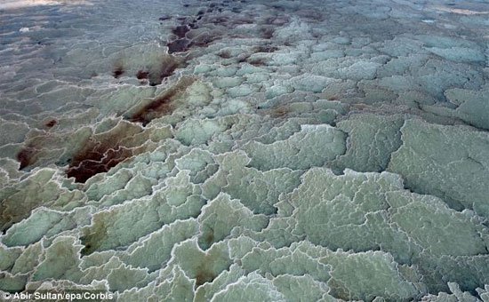 Biển Chết đang bị các hố tử thần nuốt chửng?