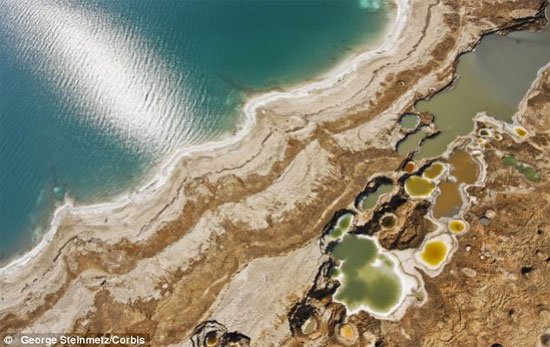 Biển Chết đang bị các hố tử thần nuốt chửng?
