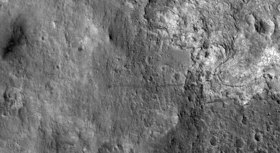 Các dấu vết của Curiosity nhìn từ không gian