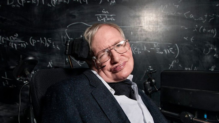 Cách đưa chúng ta đi tới hệ sao khác cách Trái Đất 40.000 tỷ kilomet của Stephen Hawking