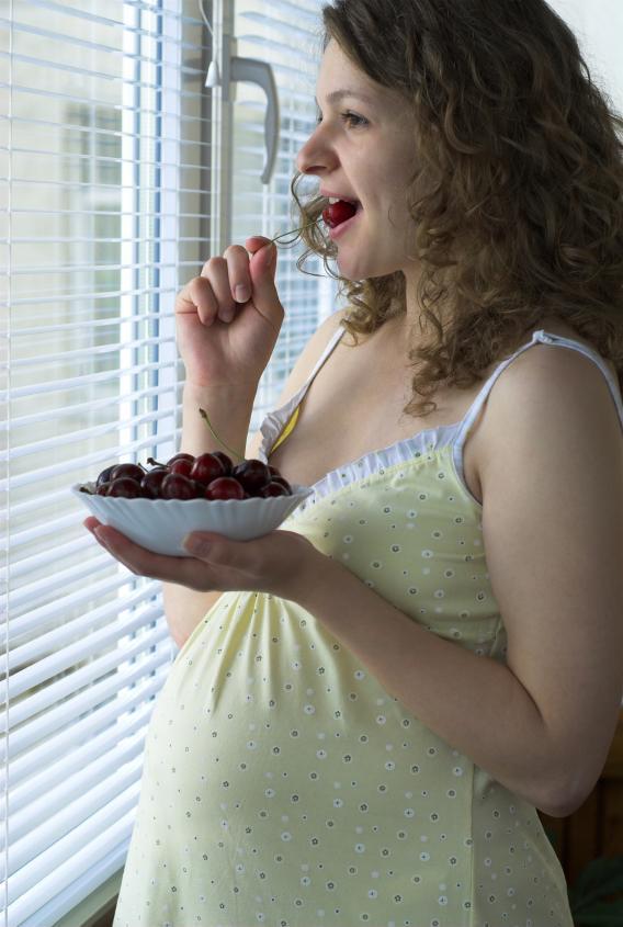 Chế độ ăn của thai phụ làm tăng nguy cơ mắc hen suyễn ở trẻ
