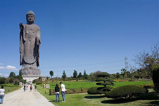 Choáng ngợp ngắm 7 bức tượng cao nhất thế giới