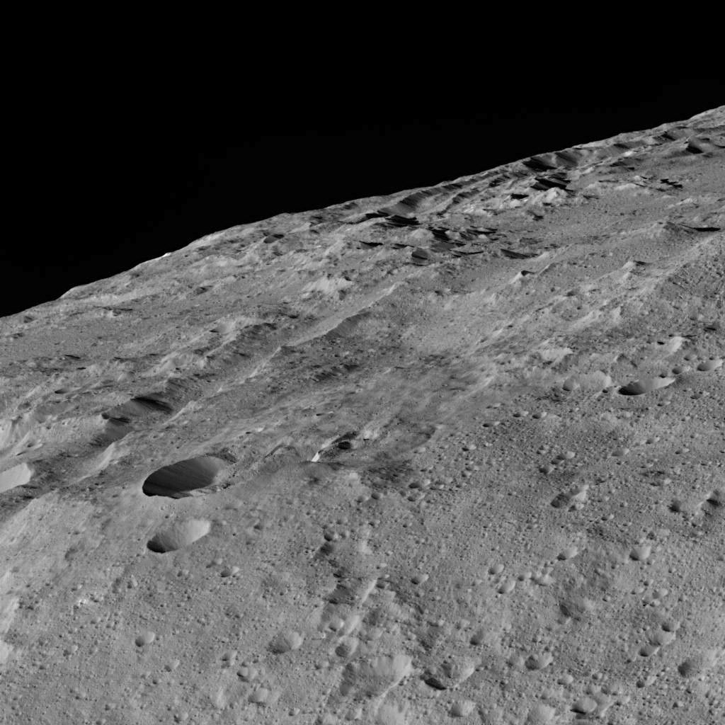 Chùm ảnh đẹp hiếm thấy về hành tinh lùn Ceres