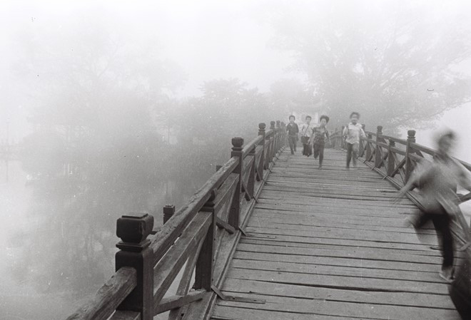 Chùm ảnh Hà Nội xưa của nghệ sĩ nhiếp ảnh gần 100 tuổi