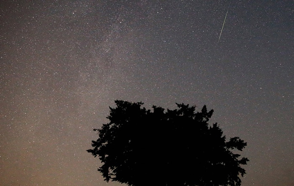 Chùm ảnh mưa sao băng Perseid lớn nhất năm 2015