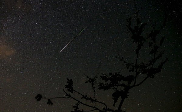 Chùm ảnh mưa sao băng Perseid lớn nhất năm 2015