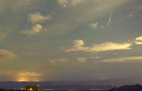 Chùm ảnh mưa sao băng Perseid lớn nhất năm 2015