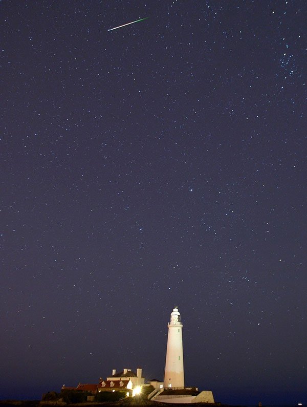 Chùm ảnh mưa sao băng Perseid lớn nhất năm 2015