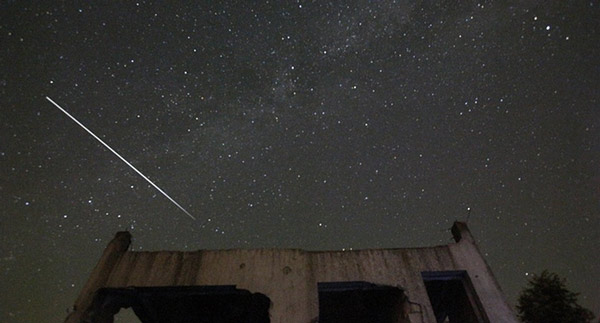 Chùm ảnh mưa sao băng Perseid lớn nhất năm 2015