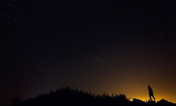 Chùm ảnh mưa sao băng Perseid lớn nhất năm 2015