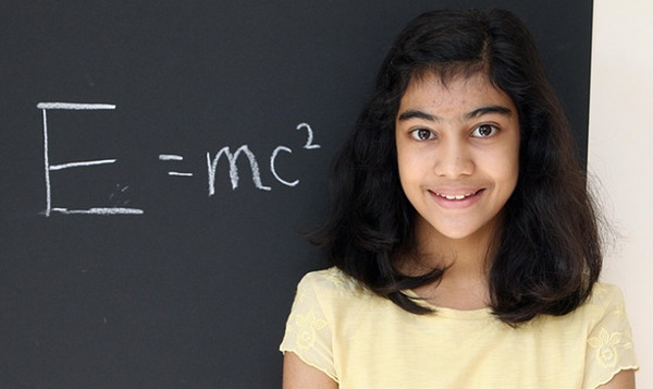 Cô bé 12 tuổi có chỉ số IQ vượt cả Albert Einstein và Stephen Hawking