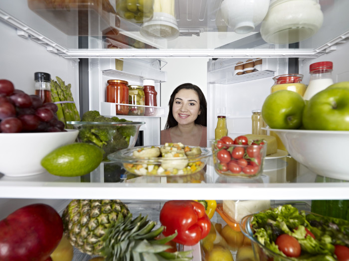 Có nên chờ đồ ăn nguội mới được cho vào tủ lạnh?