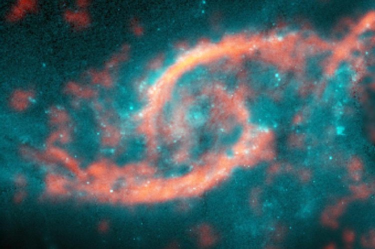 Con mắt vũ trụ hiện ra từ cuộc đụng độ giữa hai thiên hà