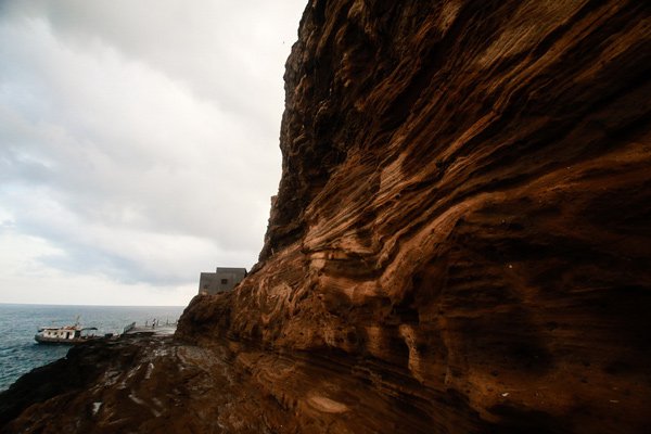 Đảo đá khổng lồ độc nhất vô nhị trên Biển Đông