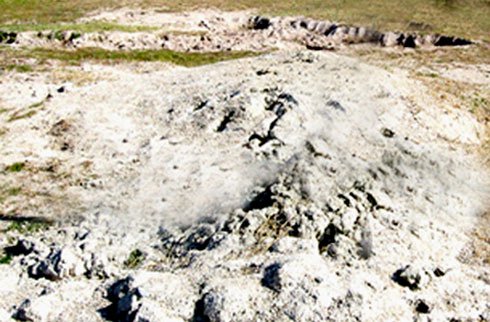 Đất phun trào tại Ninh Thuận