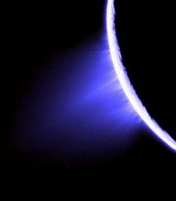 Dấu hiệu của nước trên vệ tinh sao Thổ