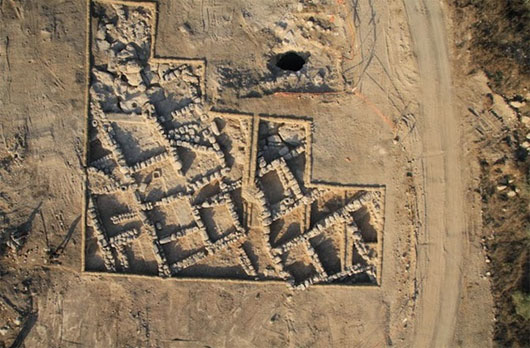 Dấu vết ngôi làng 2.300 năm tuổi