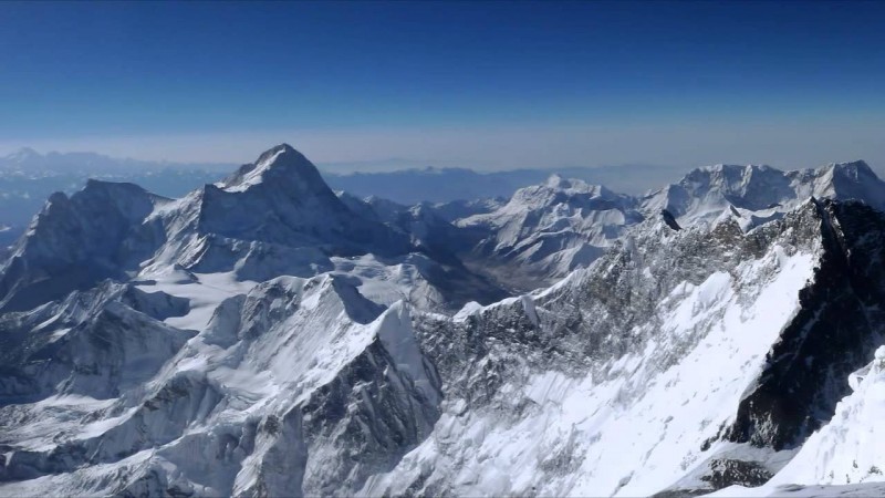 Đây là những gì bạn nhìn thấy từ đỉnh của các địa danh cao nhất trên thế giới