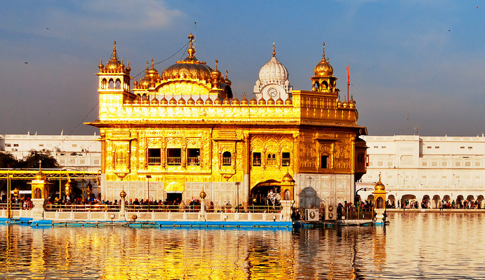Đền thờ mạ vàng của Ấn Độ xỉn màu vì ô nhiễm không khí