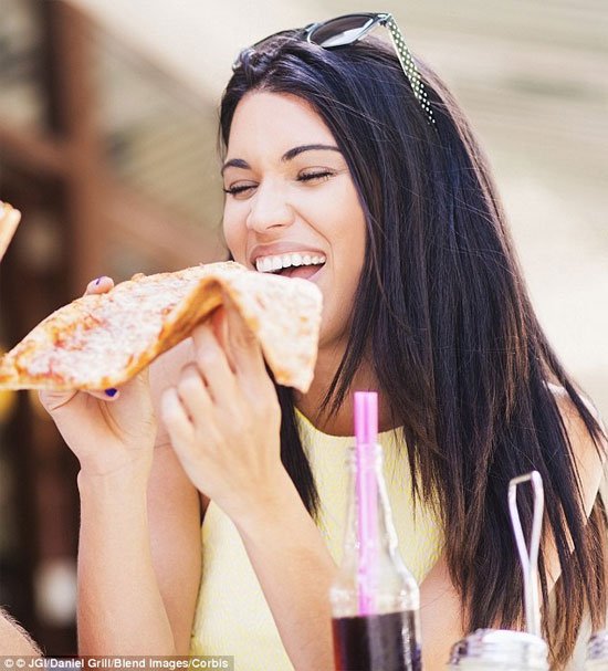 Đoán tính cách của bạn qua cách ăn pizza