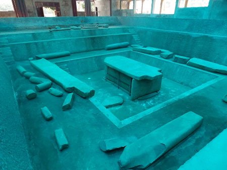 Giải mã mộ cổ khổng lồ bằng đá 2000 năm tuổi