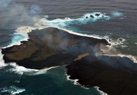 Hai đảo hình thành do núi lửa nhập thành một