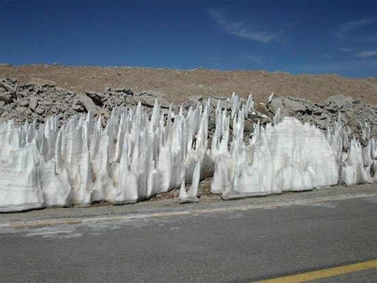 Hiện tượng tuyết rơi cực lạ trên sa mạc Atacama