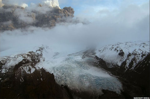 Hình ảnh ấn tượng về núi lửa trên băng
