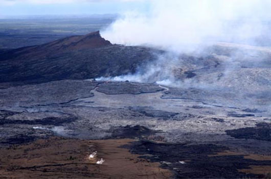 Hồ dung nham khổng lồ trên núi lửa Kilauea