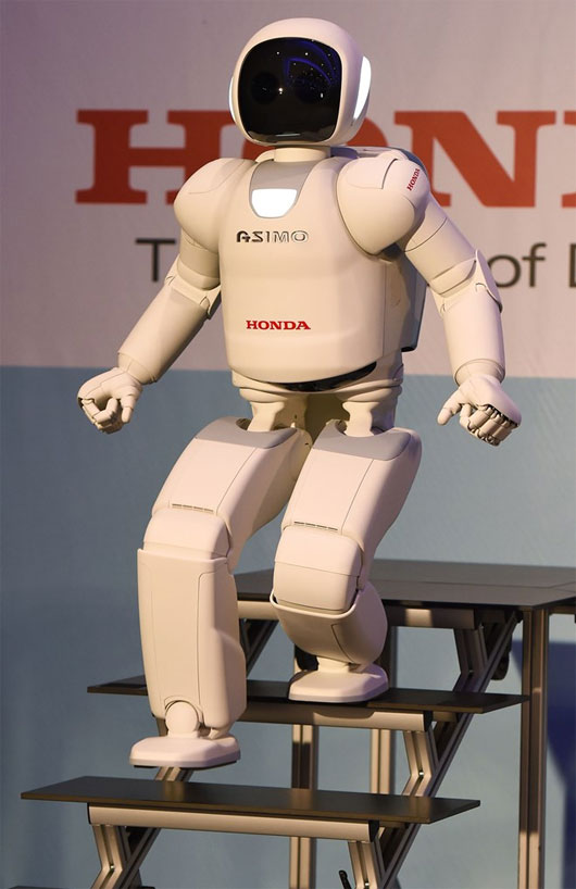 Honda ra mắt robot giống người nhất từ trước tới nay