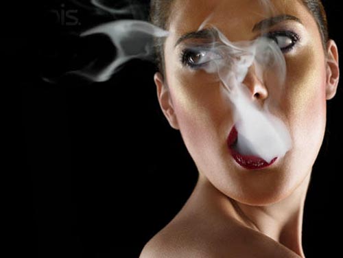 Hút thuốc lá làm tăng nguy cơ ung thư vú