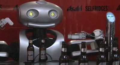 <i>Nhân viên phục vụ</i> robot