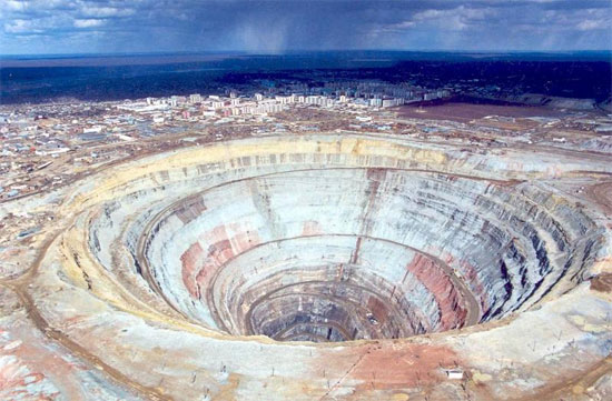 Khám phá mỏ kim cương khổng lồ lớn thứ 2 thế giới