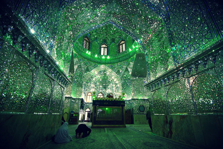 Lạc lối trong không gian xanh huyền bí của lăng mộ Hồi giáo
