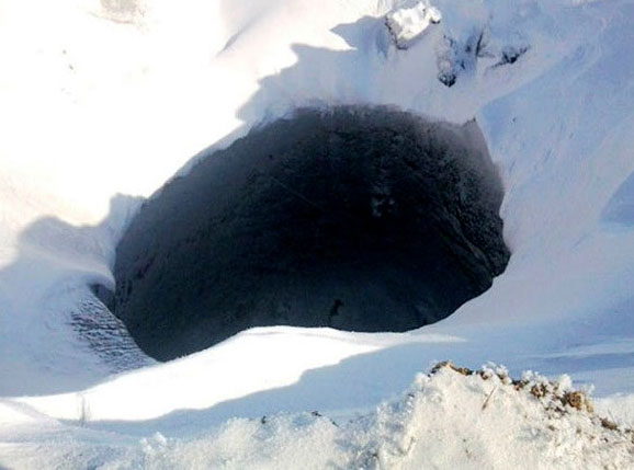 Lời giải thích cho những miệng hố khổng lồ bí ẩn ở Siberia