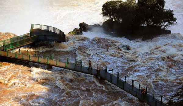 Lũ lụt nghiêm trọng tại Brazil, 50.000 dân phải sơ tán khẩn cấp