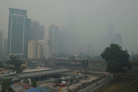 Malaysia ban bố tình trạng khẩn cấp do khói mù