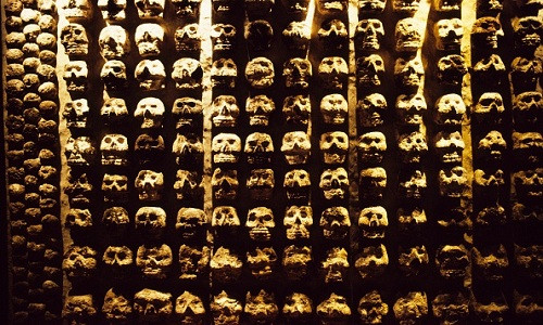 Mặt nạ hộp sọ bí ẩn trong đền thờ Aztec cổ đại