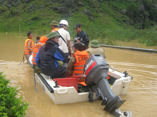 Miền Trung khốn đốn trong lũ lớn