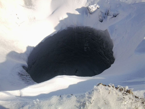 Miệng hố bí ẩn thứ ba ở Siberia