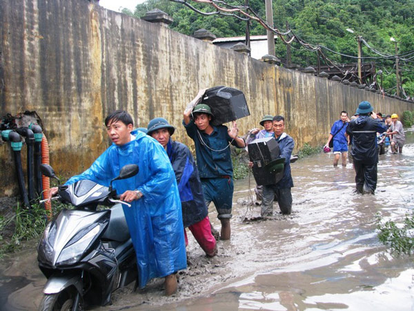 Mưa lũ ở Quảng Ninh làm 8 người chết, 6 người mất tích