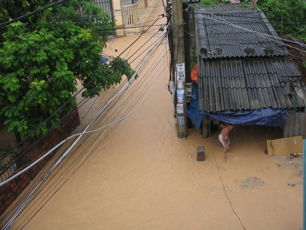 Mưa lũ ở Quảng Ninh làm 8 người chết, 6 người mất tích