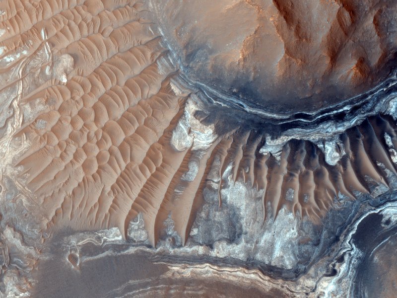 Ngắm bộ ảnh màu sắc nét nhất về sao Hỏa