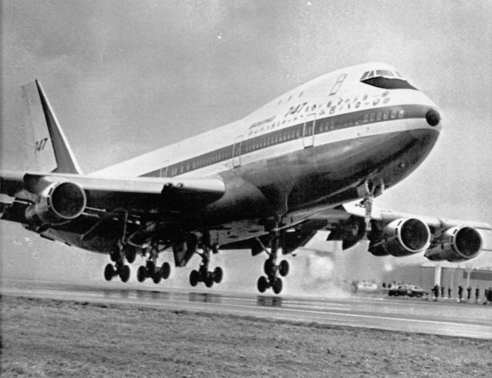 Ngắm mẫu máy bay nổi tiếng nhất nhưng sắp về vườn của Boeing